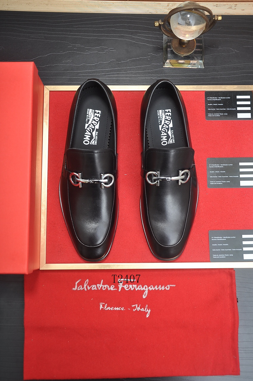 Ferragamo sz38-44 420